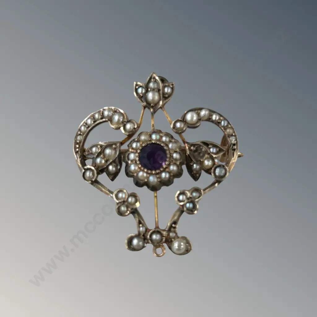 9ct Gold Seed Pearl and Amethyst Brooch TW4.21gms Image 1++