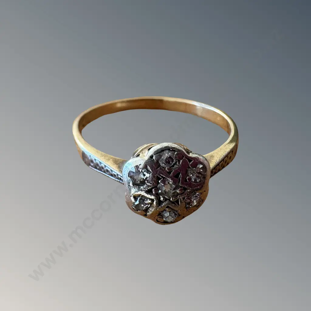 18ct Gold and Diamond Cluster Ring, Size P, TW2.53gms Image 1++