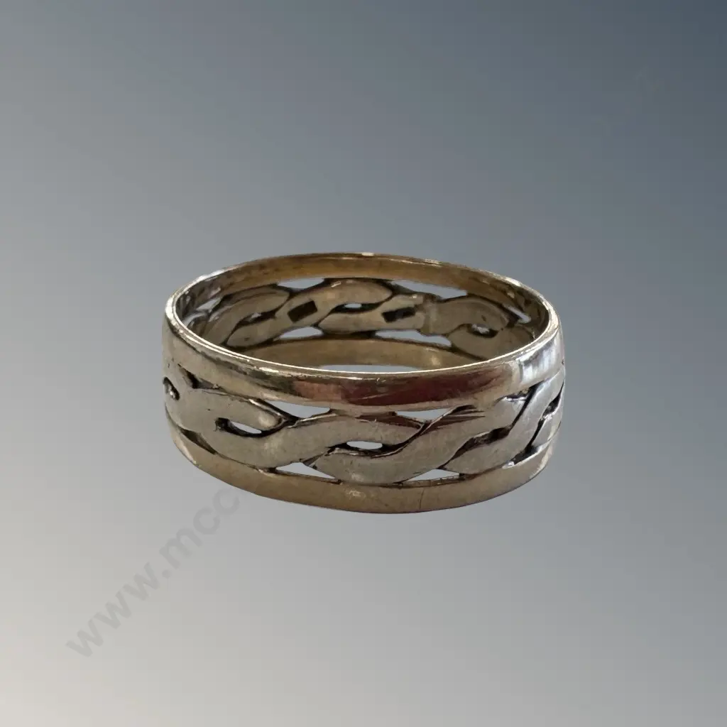 9ct Gold and Sterling Silver Ring, size T, TW5.2gms Image 1++