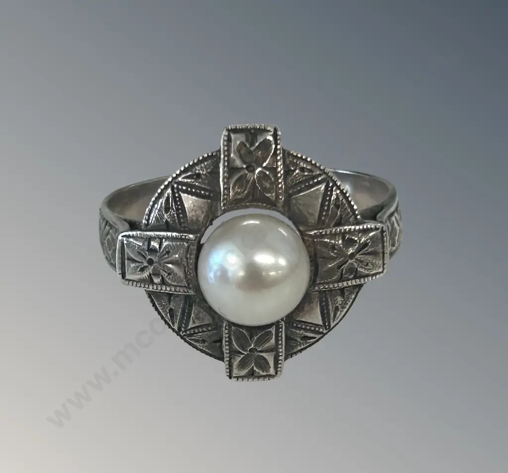 Sterling Silver and Pearl Ring, Size U, TW5.1gms Image 1++