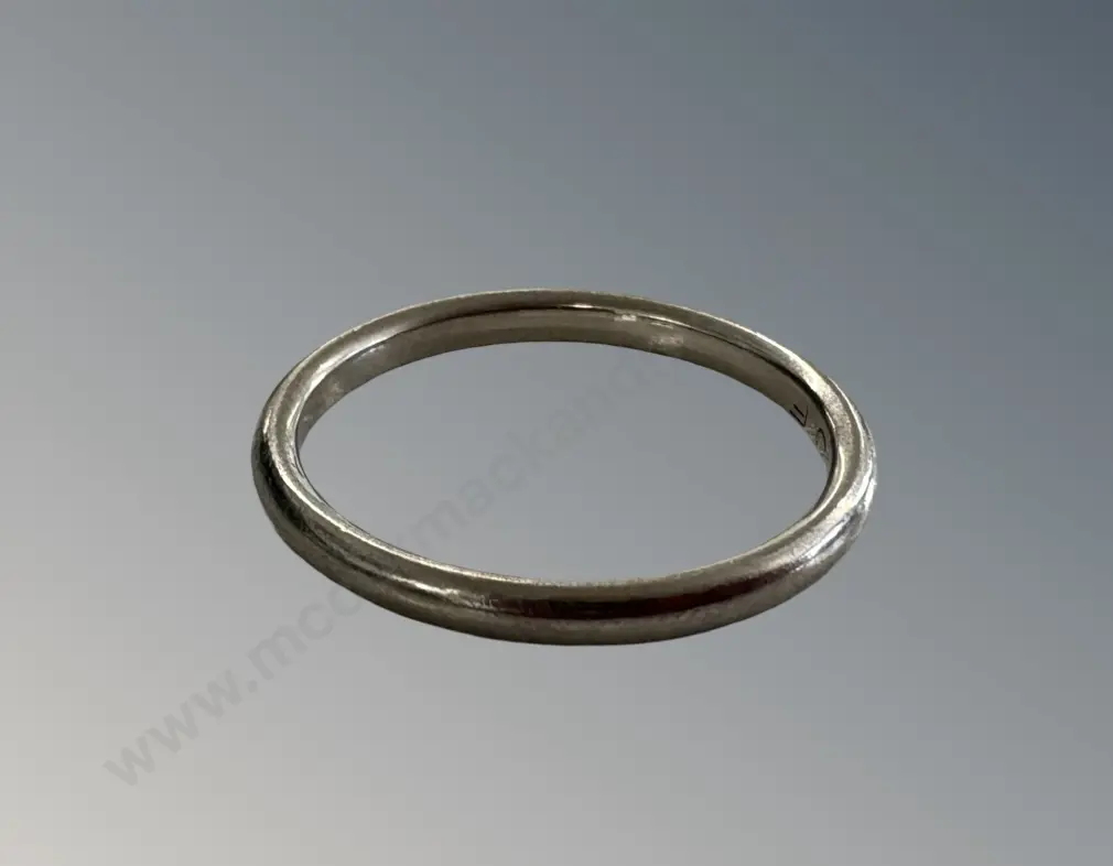 14ct White Gold Band Size J/W, TW1.7gms Image 1++