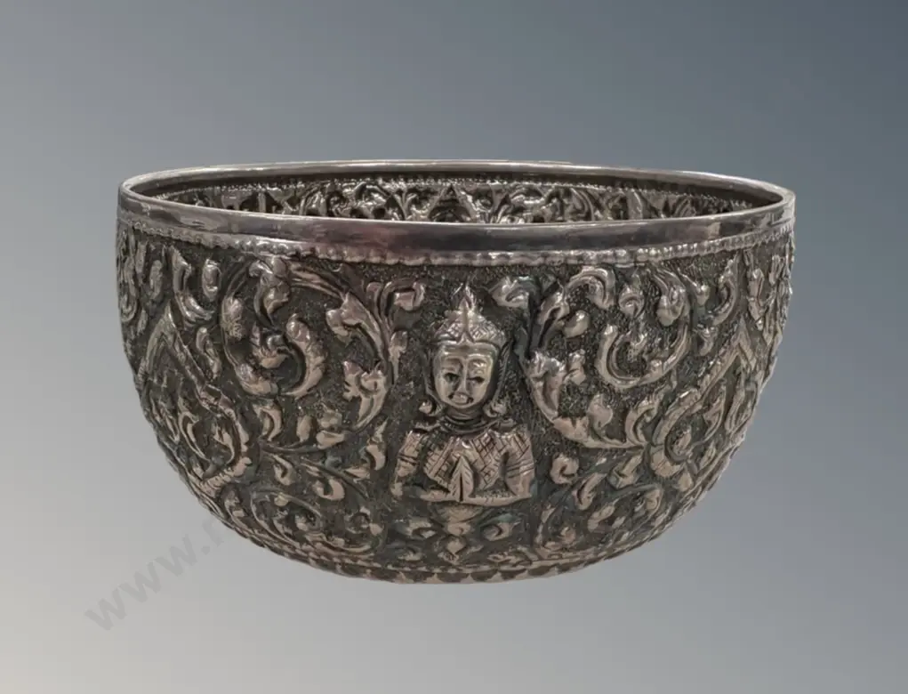 Siam 70 Silver Repousse Bowl TW142gms Image 1++