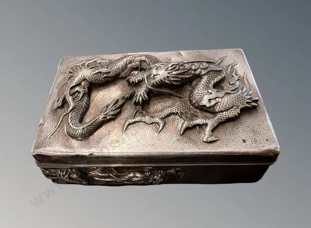 Japanese Meiji Period Repousse Pure Silver Box with Dragon Motif, H6xL15.5cm, TW454gms (not lined) Image 1++