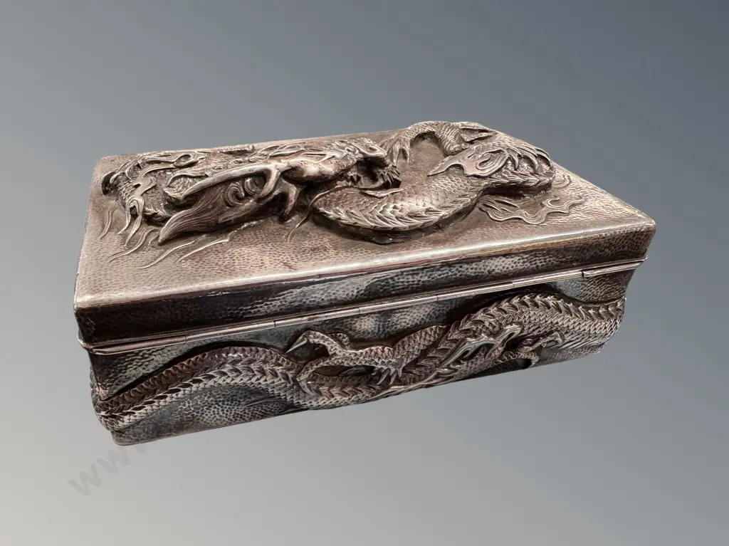 Japanese Meiji Period Repousse Pure Silver Box with Dragon Motif, H6xL15.5cm, TW454gms (not lined) Image 1++