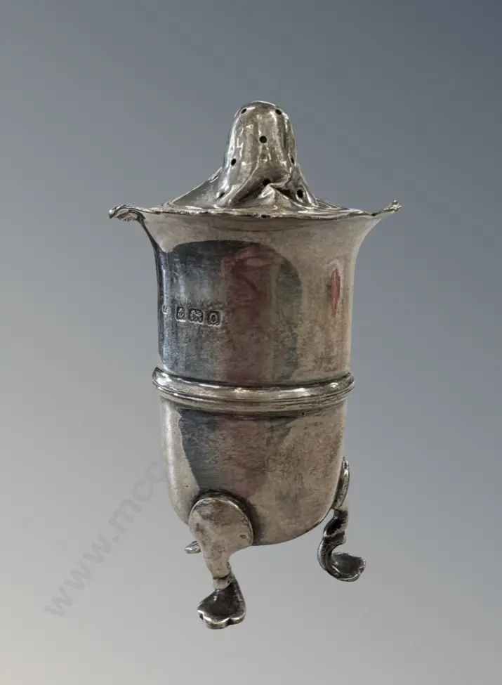 Sterling Silver Footed Pepper Pot, TW36gms Image 1++