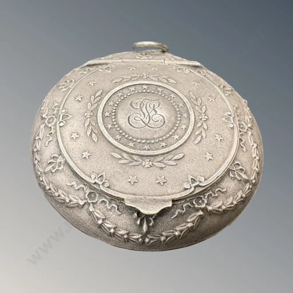 Ornate Gilt Lined .950 Silver Pill Box with Mirror L4.5cm, TW17gms, (see photo of mark) Image 1++
