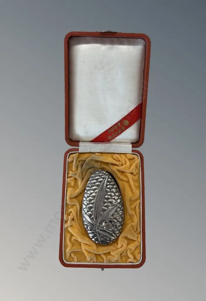 Japanese Pure Silver Incense Box with Leaf Design TW25gms (see photo of mark) Image 1++