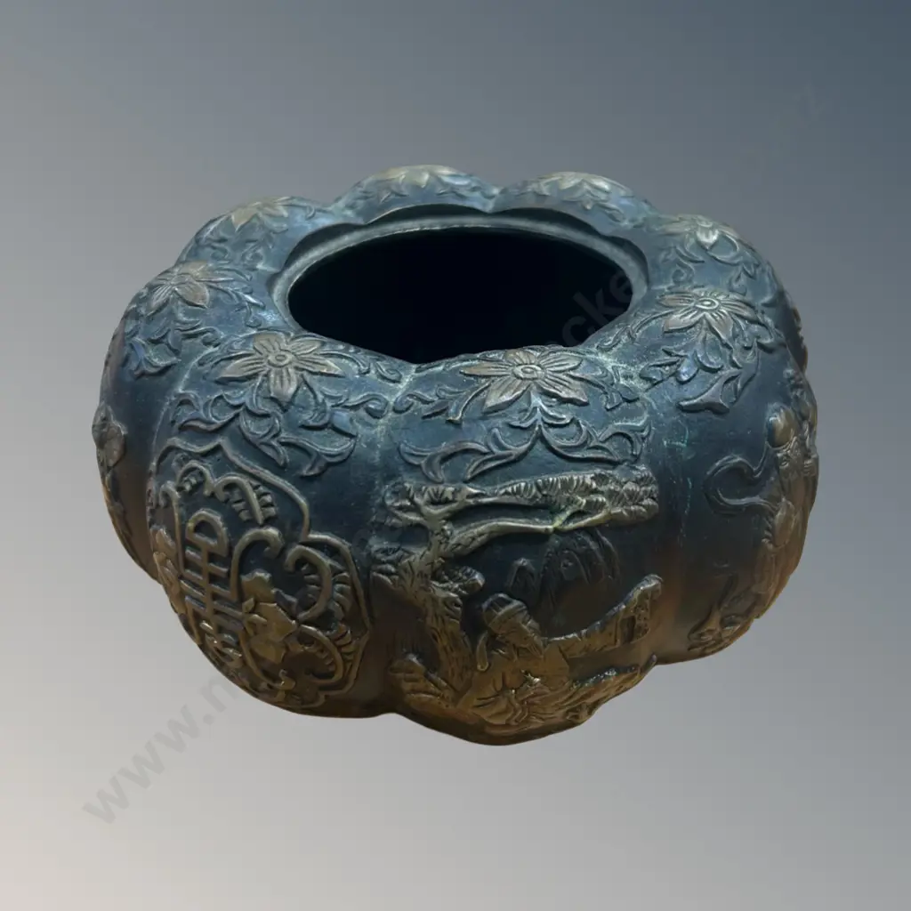 Chinese Bronze Pumpkin Trinket Box, Missing Lid with Gilt Motifs, signed Dia13xH7.5cm Image 1++