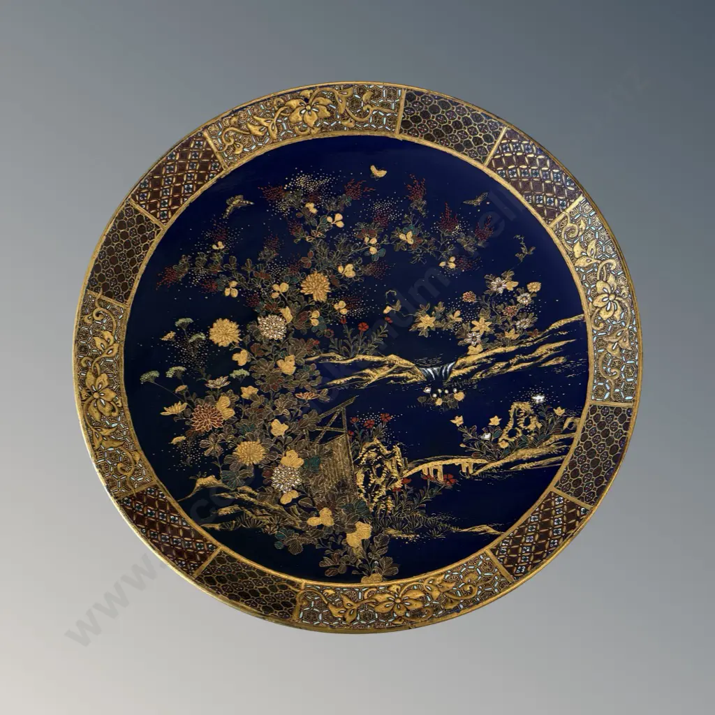 Japanese Decorative Plate Featuring Cobalt Blue Background with Intricate Gold Detailing, Dia25cm Image 1++