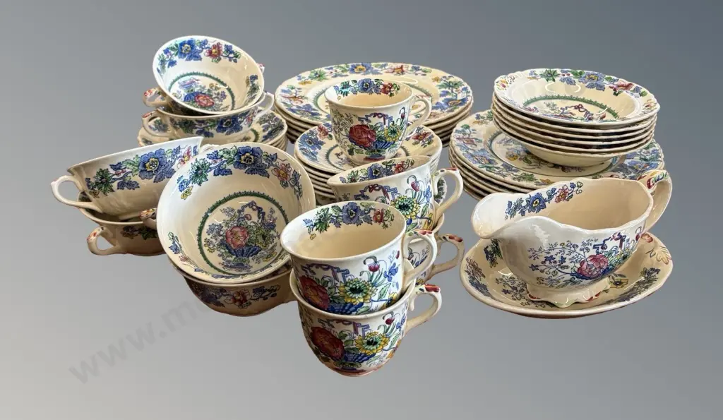 Masons 'Strathmore' Part Dinner Set, 48 Pieces Image 1++
