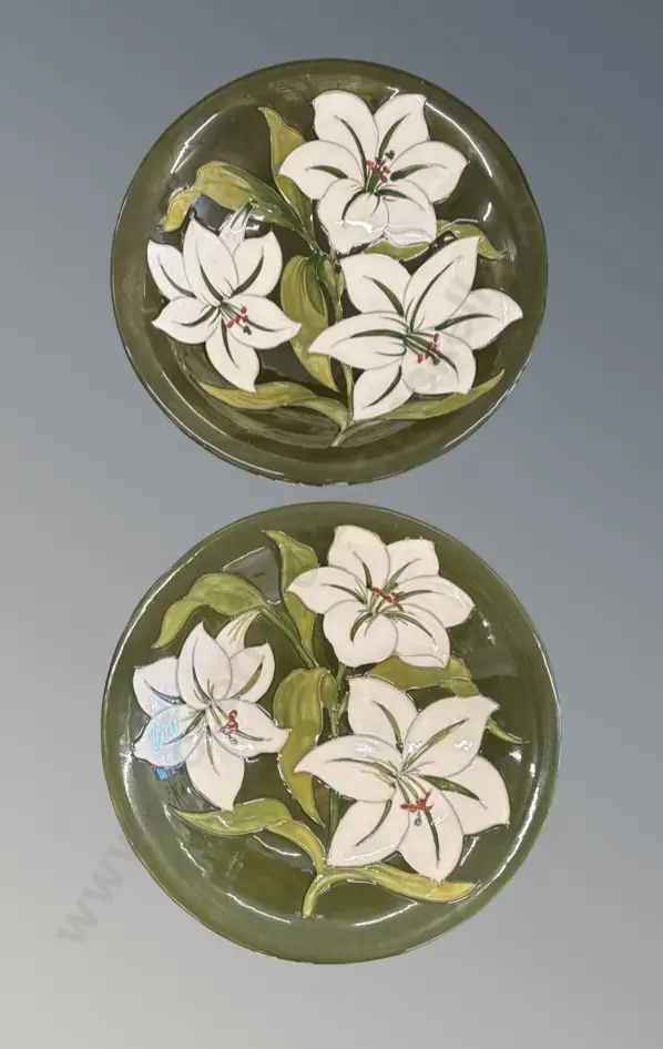 Pair of Moorcroft Bermuda Lily Bowls D25cm Image 1++