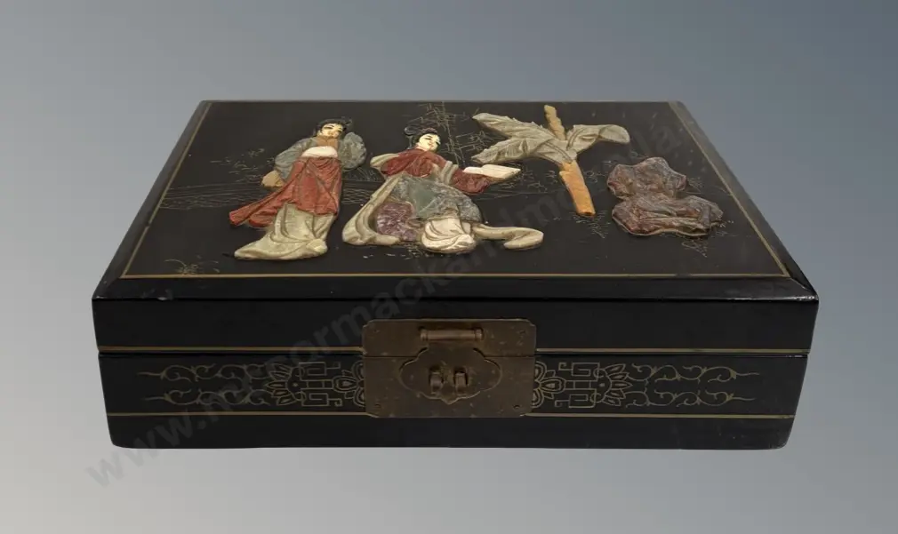 Black Lacquer Jewellery Box with Japanese Figures and Stone Relief, L28xW18.5xH8.5cm Image 1++