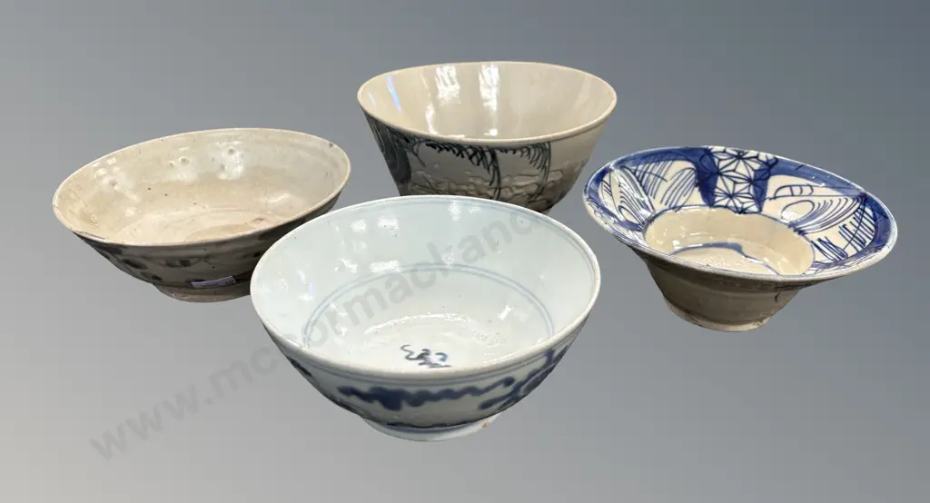 Four Chinese Porcelain Bowls, Dia17-14cm Image 1++