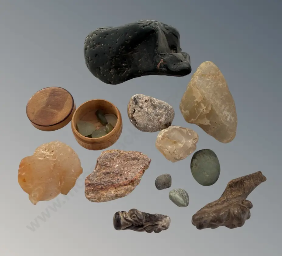 Collection of Quartz, Greenstone, Stone, Sea glass and Carved Pipe Pieces AF Image 1++