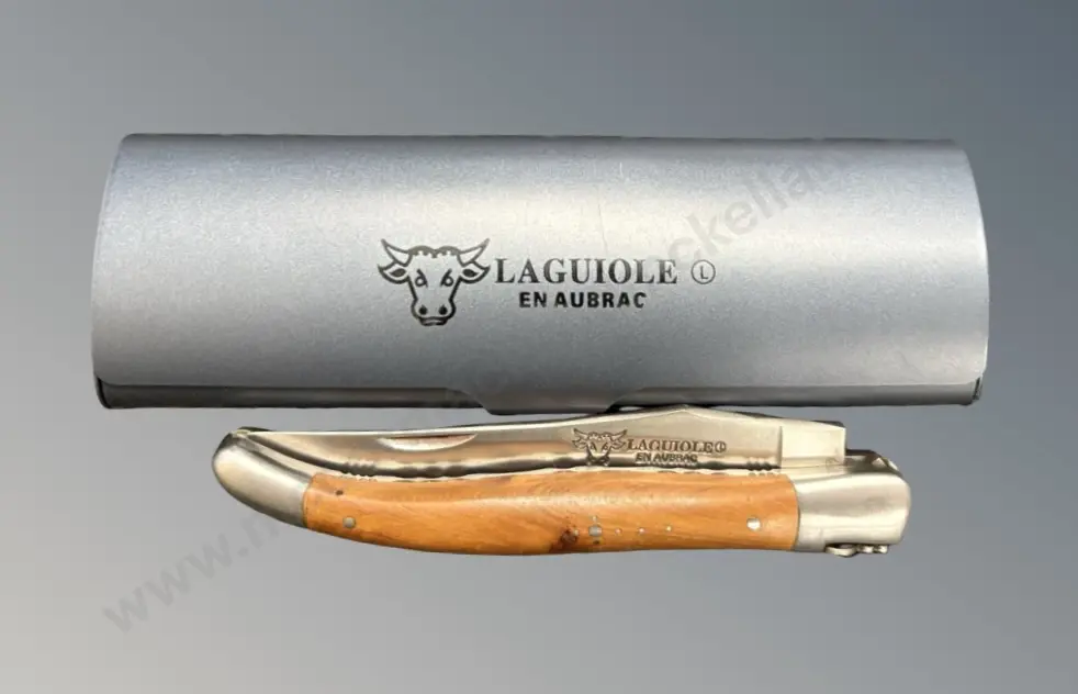 Cased Laguiole en Aubrac Handcrafted Folding Knife with Olive Wood? Handle, L22cm Image 1++