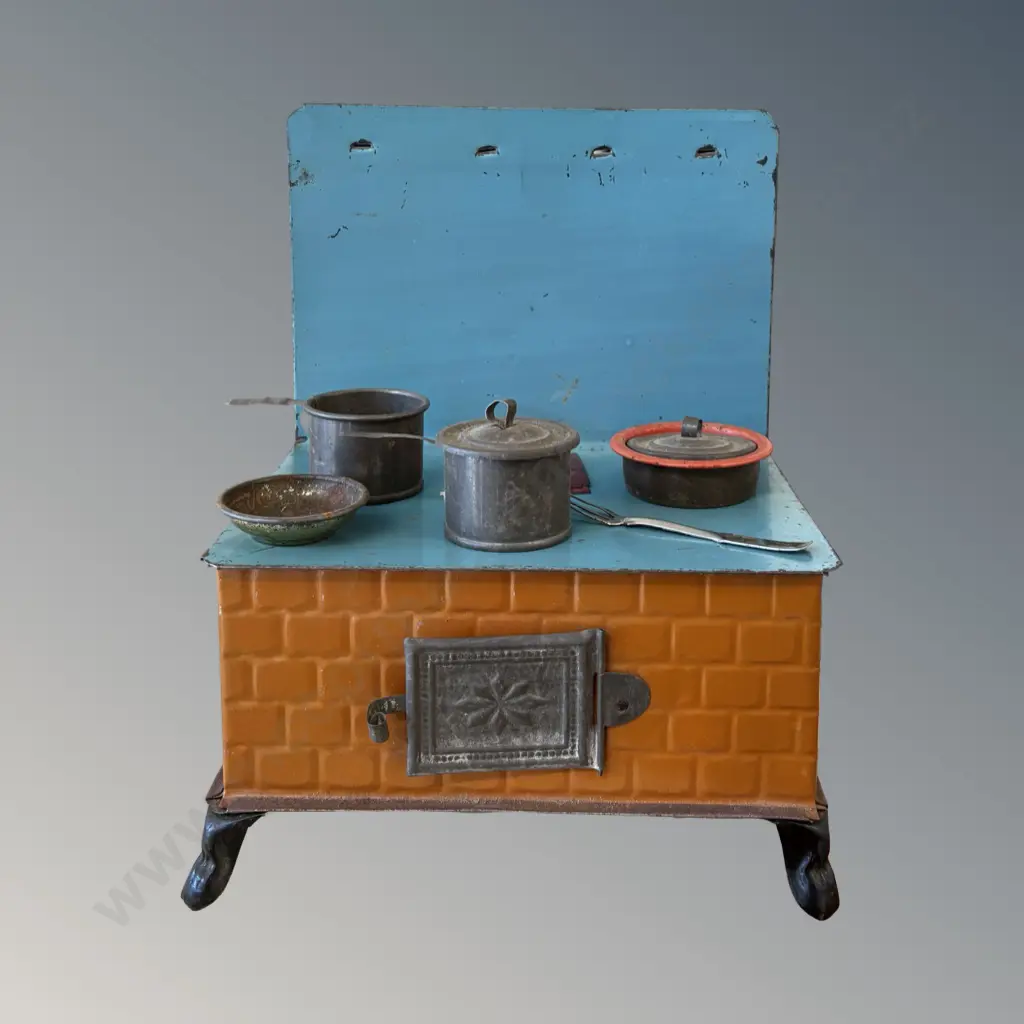 Tin Plate Toy Stove with Pots, Pans and Fork Image 1++