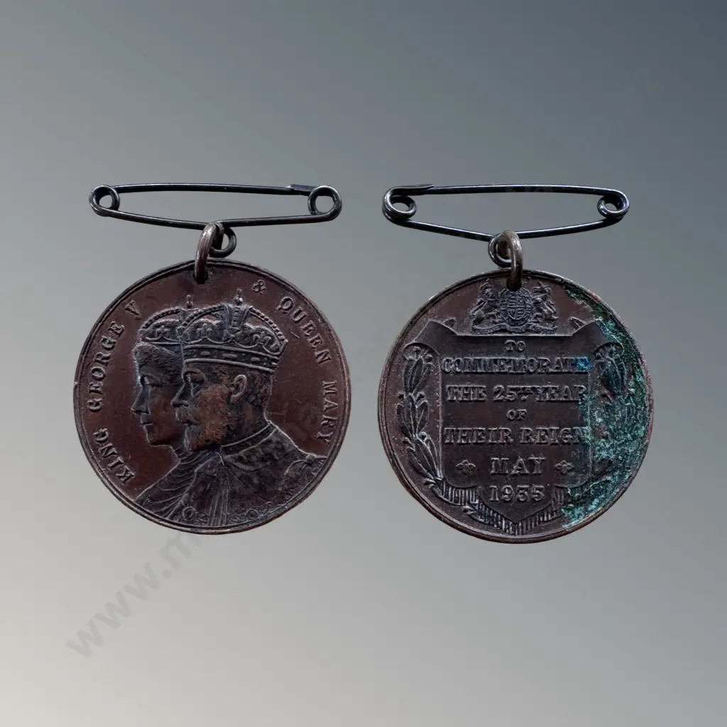 Two Commemorative King George & Queen Mary Medals, 25th year reign, 1935 Image 1++