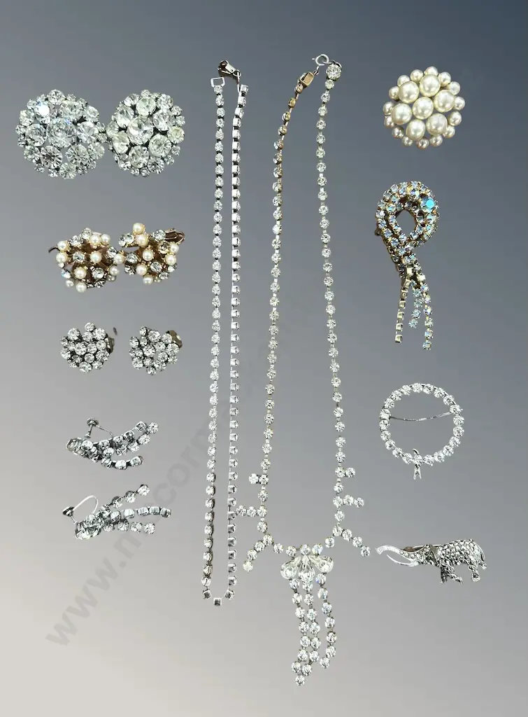 Assorted Costume Jewellery Image 1++