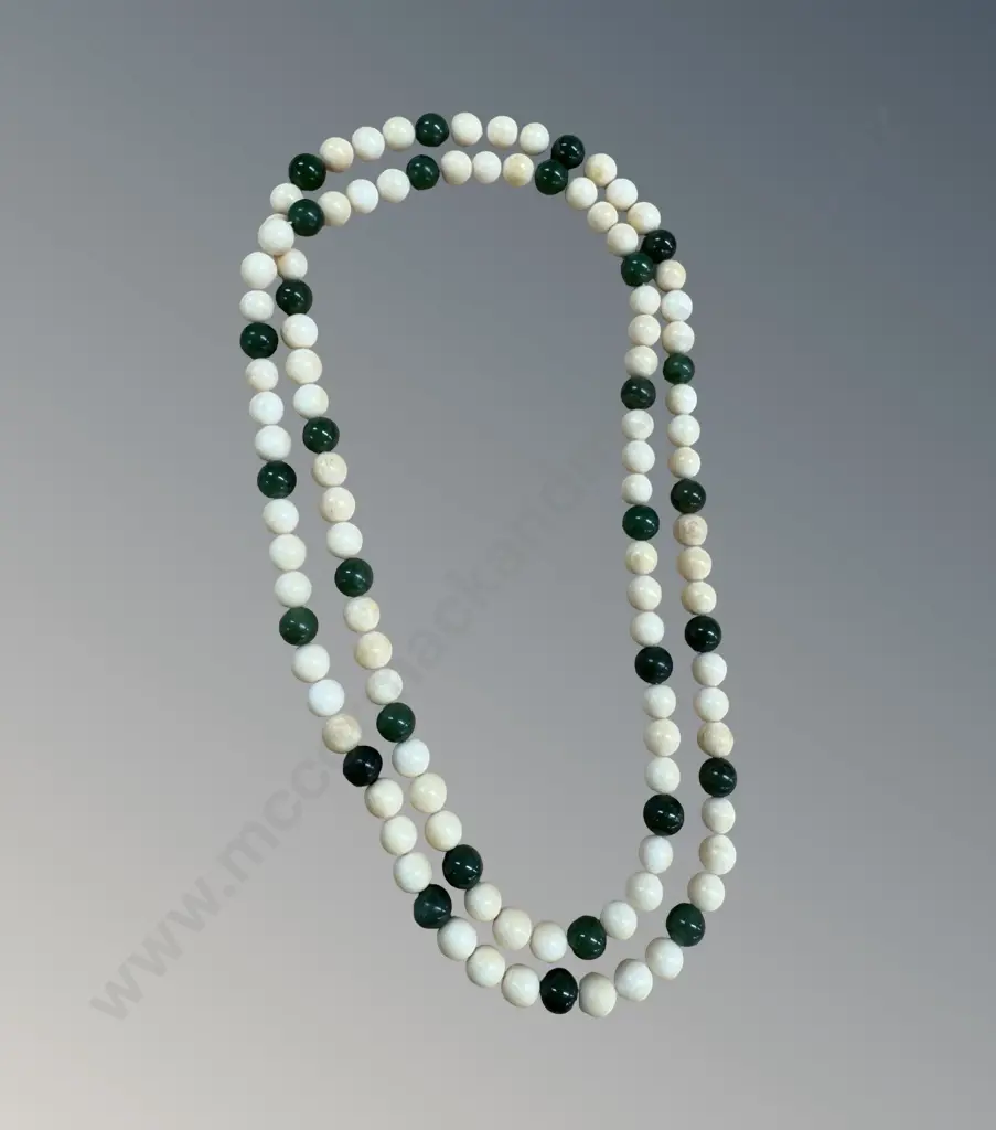 Ivory and Jade Beaded Necklace, L76cm Image 1++