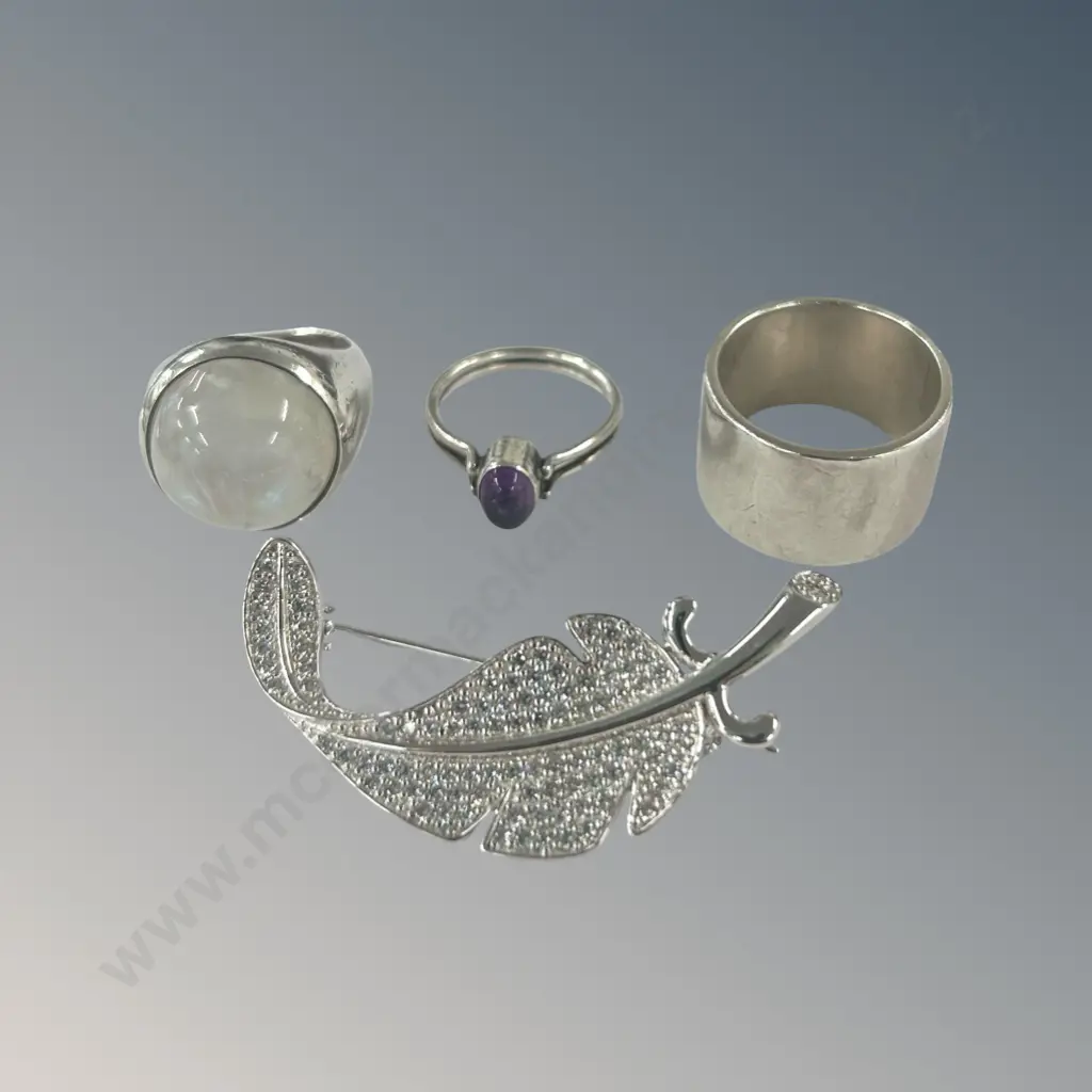 Sterling Silver Rings x 3 and Leaf Brooch, 35gms Image 1++