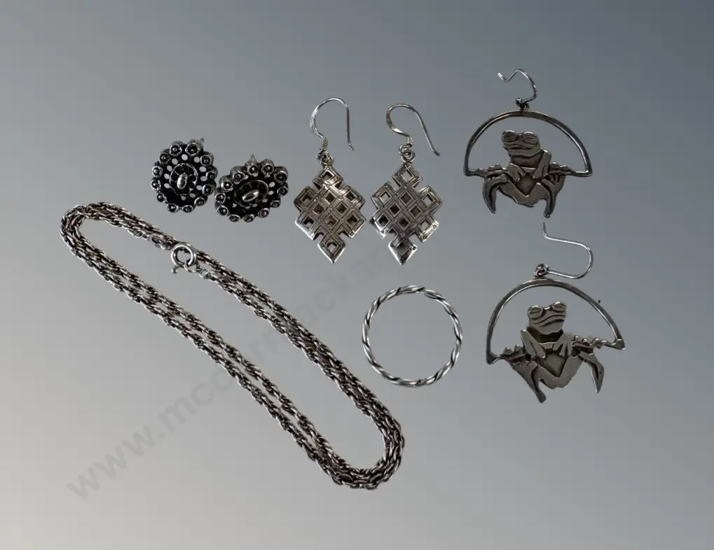 Three Sets of Sterling Silver Earrings TW26.71gms Image 1++