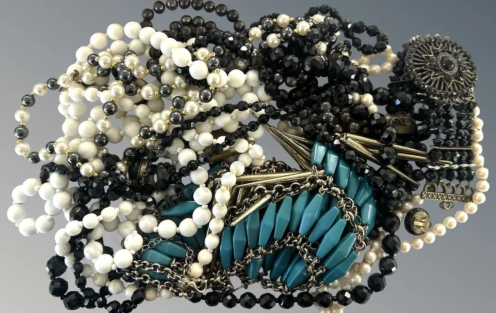 Bag of Costume Jewellery, Jet Beads Necklaces etc Image 1++