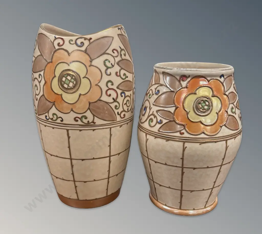 Charlotte Rhead Bursley Ware, 2 Vases, H20 and 17cm Image 1++