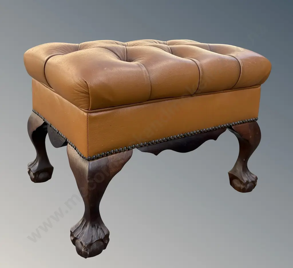 Deep Buttoned Leather Footstool, H39xW56xL41cm Image 1++