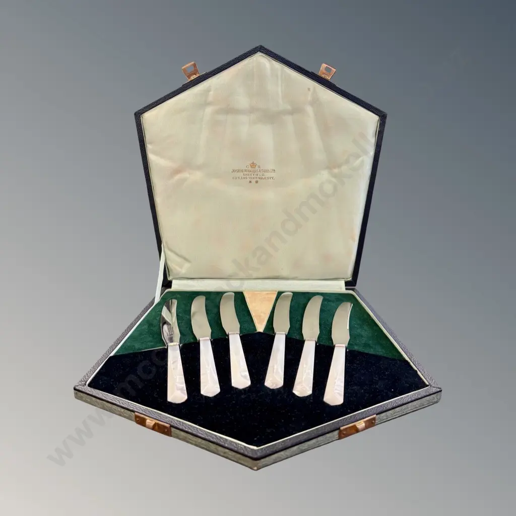Joseph Rodgers & Son Cased 1930s Pearl Handled set of 6 Tea Knives Image 1++