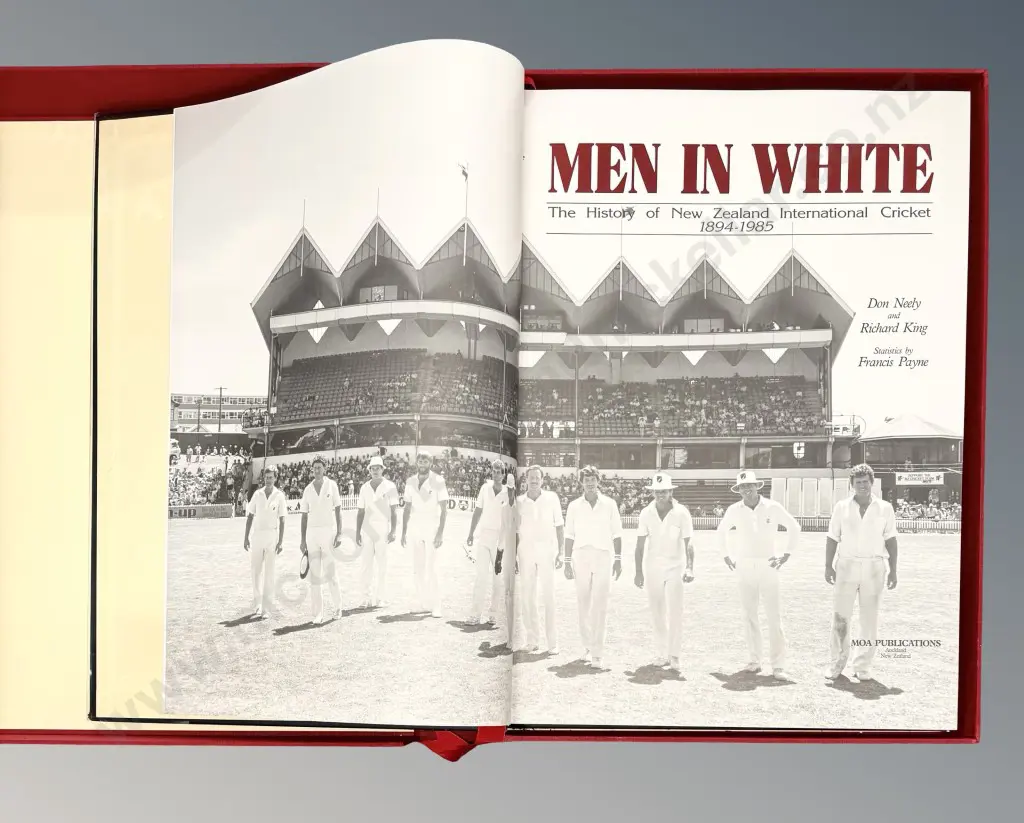 Large Commerative Book - Men in White, 203/1200 Image 1++