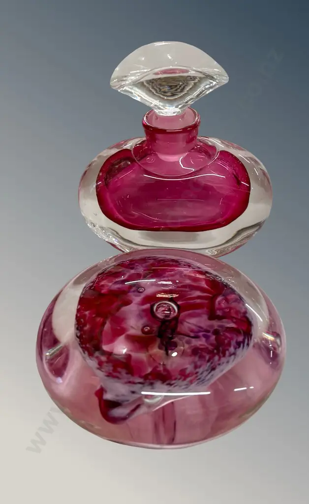 Signed Art Glass - Perfume Bottle and Paper Weight  (SJ 09, M Williams) Image 1++