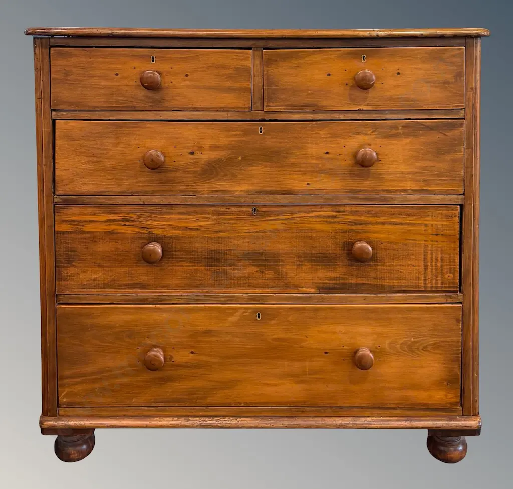 Pine 5 Drawer Colonial Chest with Wooden Knob Handles and Bun Feet, H113xL115xD49cm Image 1++