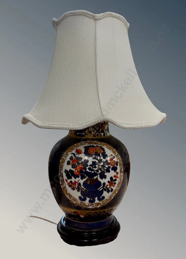 Japanese Imari Porcelain Lamp, H80cm, (incl Shade) Image 1++