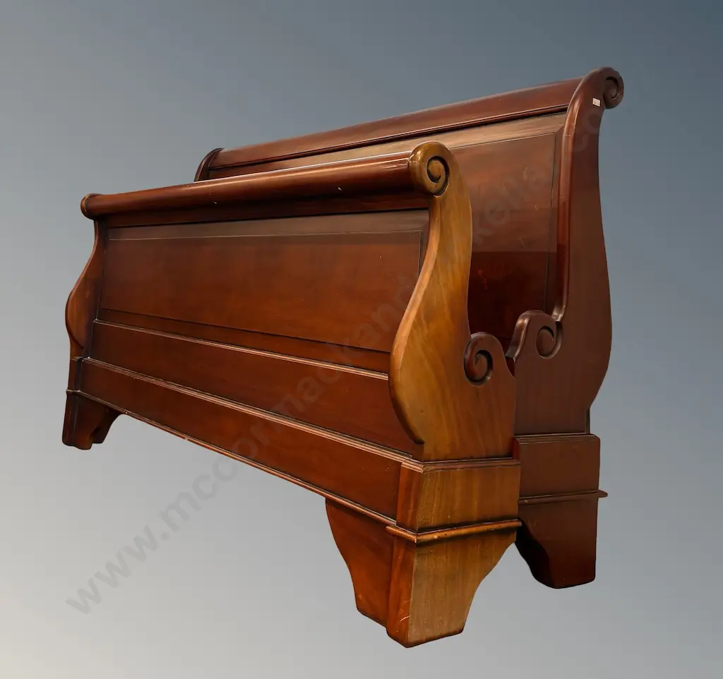 Mahogany  Queen Sleigh Bed, W161cm Image 1++