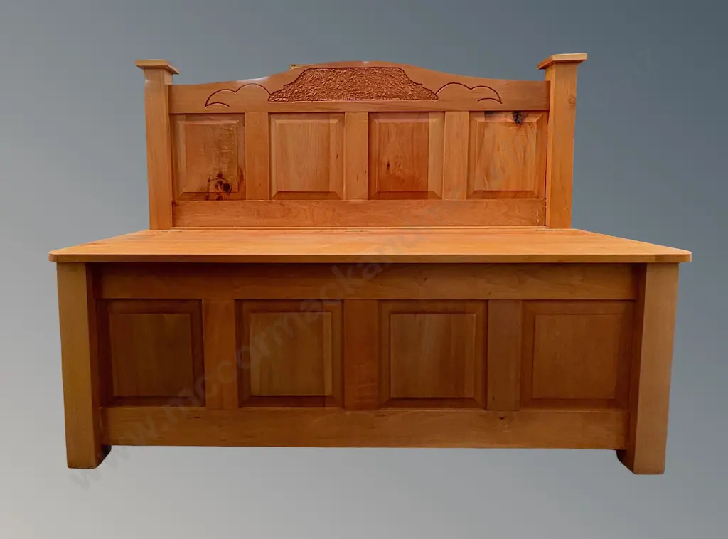 Pine 4 Paneled Settle, L123xH92xD46cm Image 1++