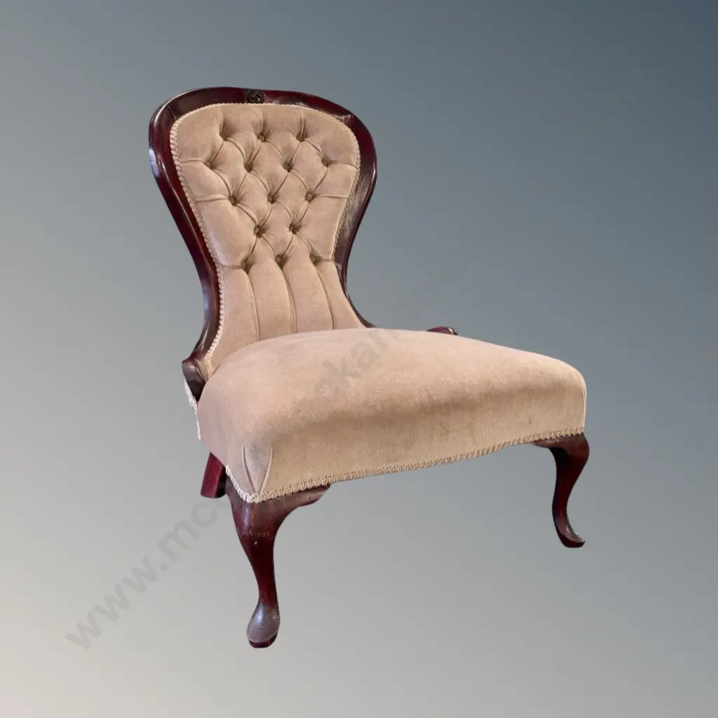 Mahogany Deep Buttoned Upholstered Ladies Chair Image 1++