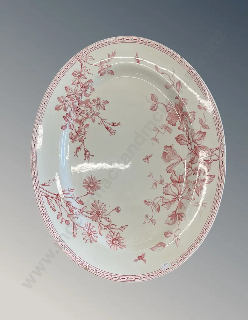 Large Meat Ashet featuring Pink Floral and Leaf Design, L51.5xW41cm Image 1++