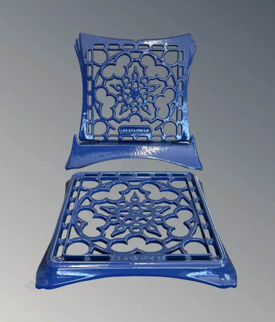 Le Creuset Blue Book Holder/Pot Stand Image 1++