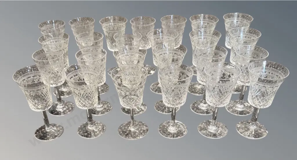 25 Etched Crystal Stemmed Glasses Image 1++