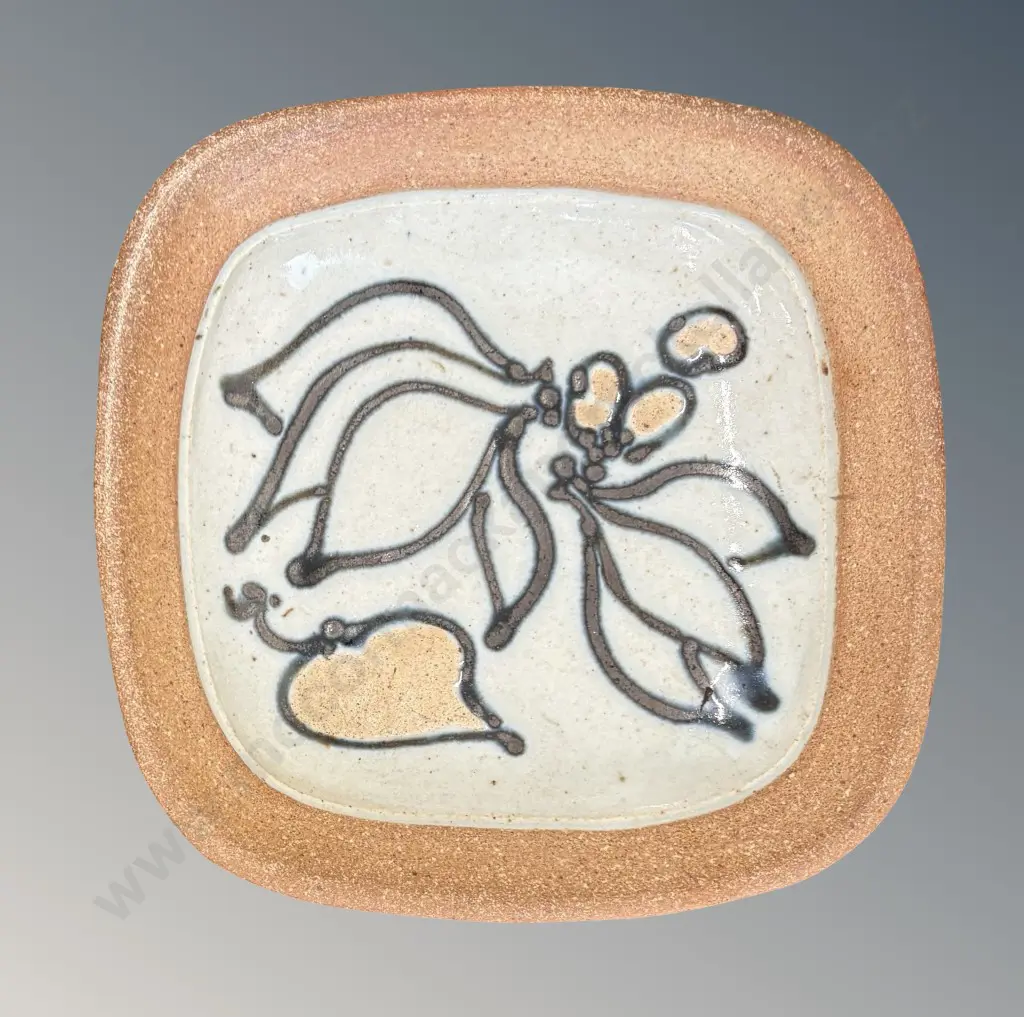 Merilyn Wiseman NZ Pottery 27x26cm Image 1++