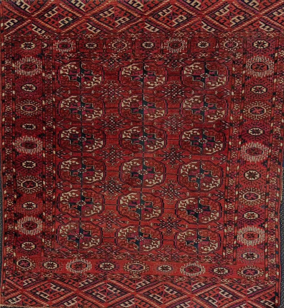 Tekke Bokhara Rug - Red Tones with Elephant Footprint Motifs, 117x107cm Image 1++