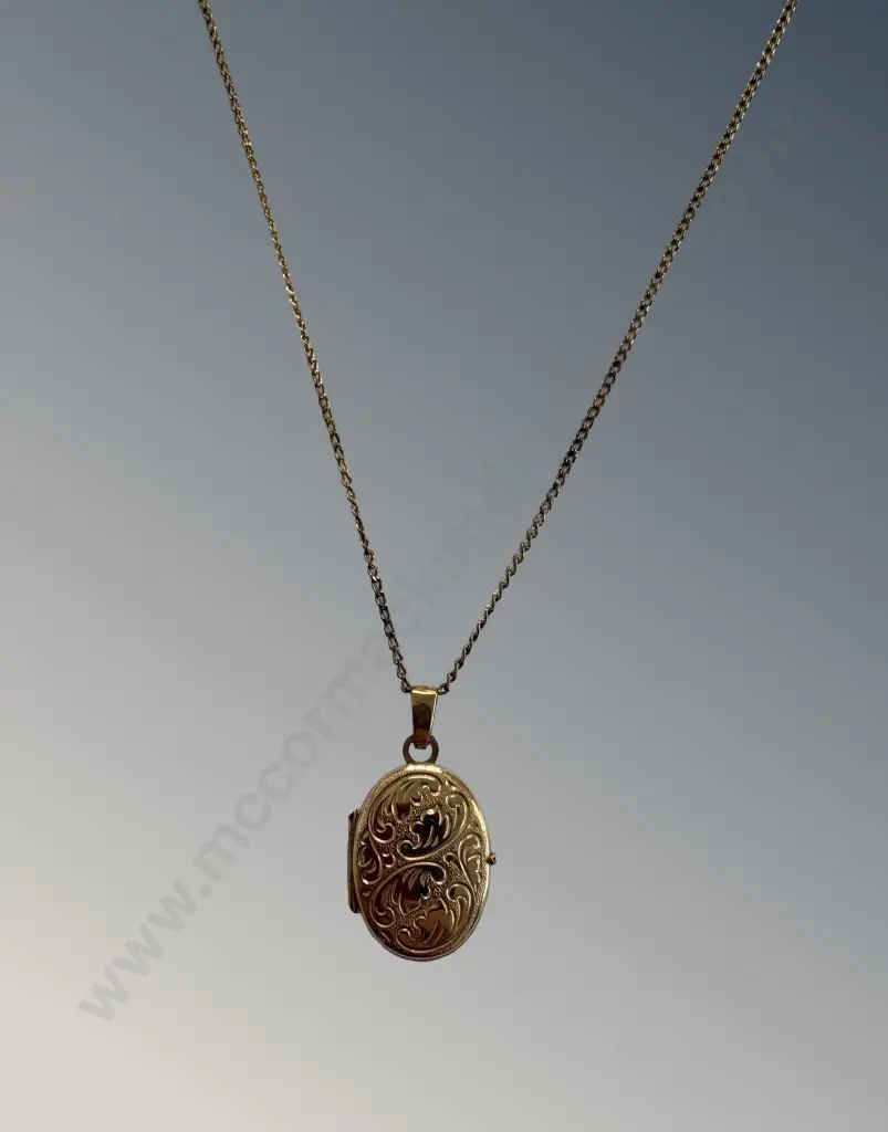 9ct Gold Locket L2cm, and Chain TW2.0gms Image 1++