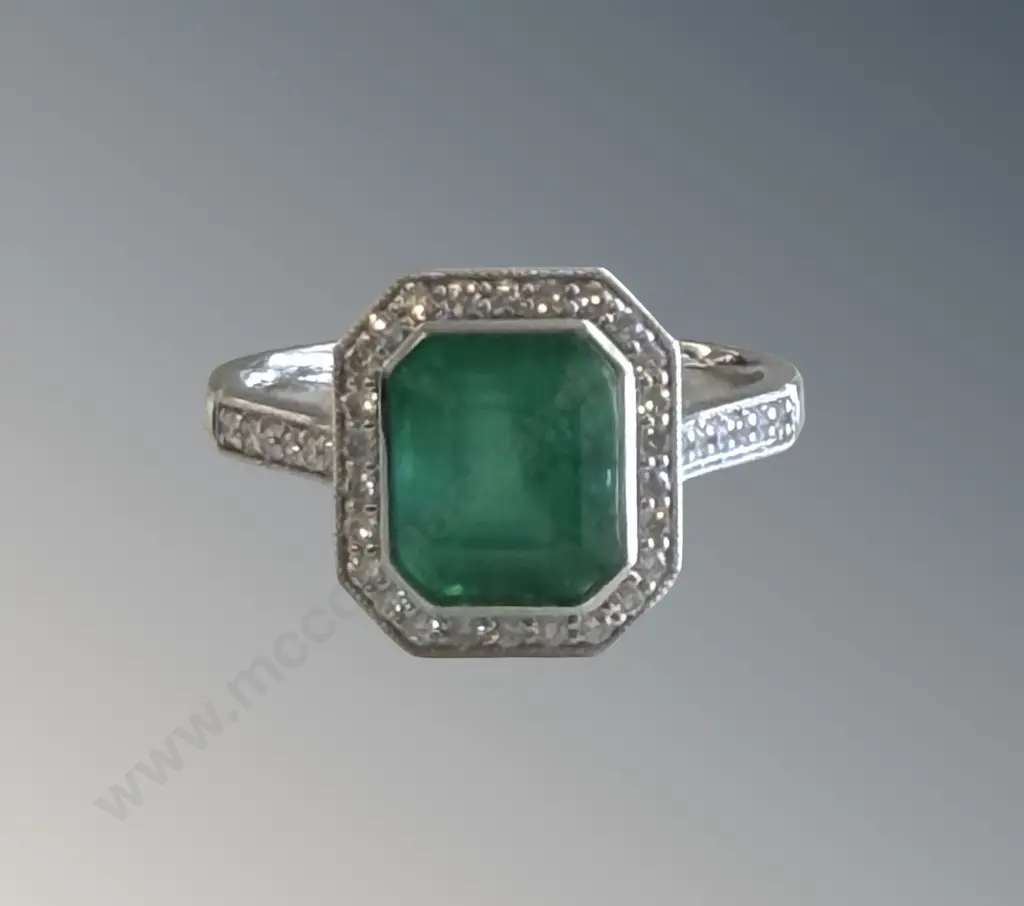 18ct White Gold Emerald and Diamond Ring, Emerald 2.79ct, Size P, TW4.988gms Image 1++