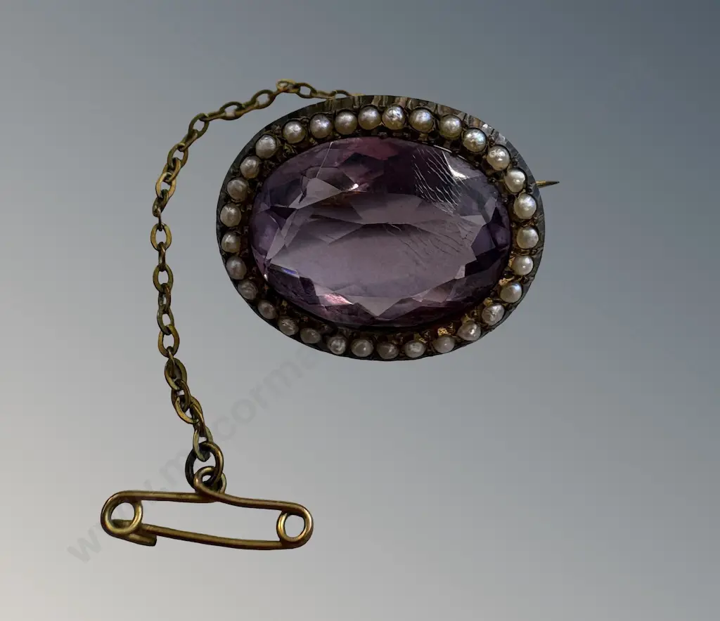 Victorian 9ct Gold, Amethyst and Seed Pearl Brooch, L1.5cm, TW5.47gms Image 1++