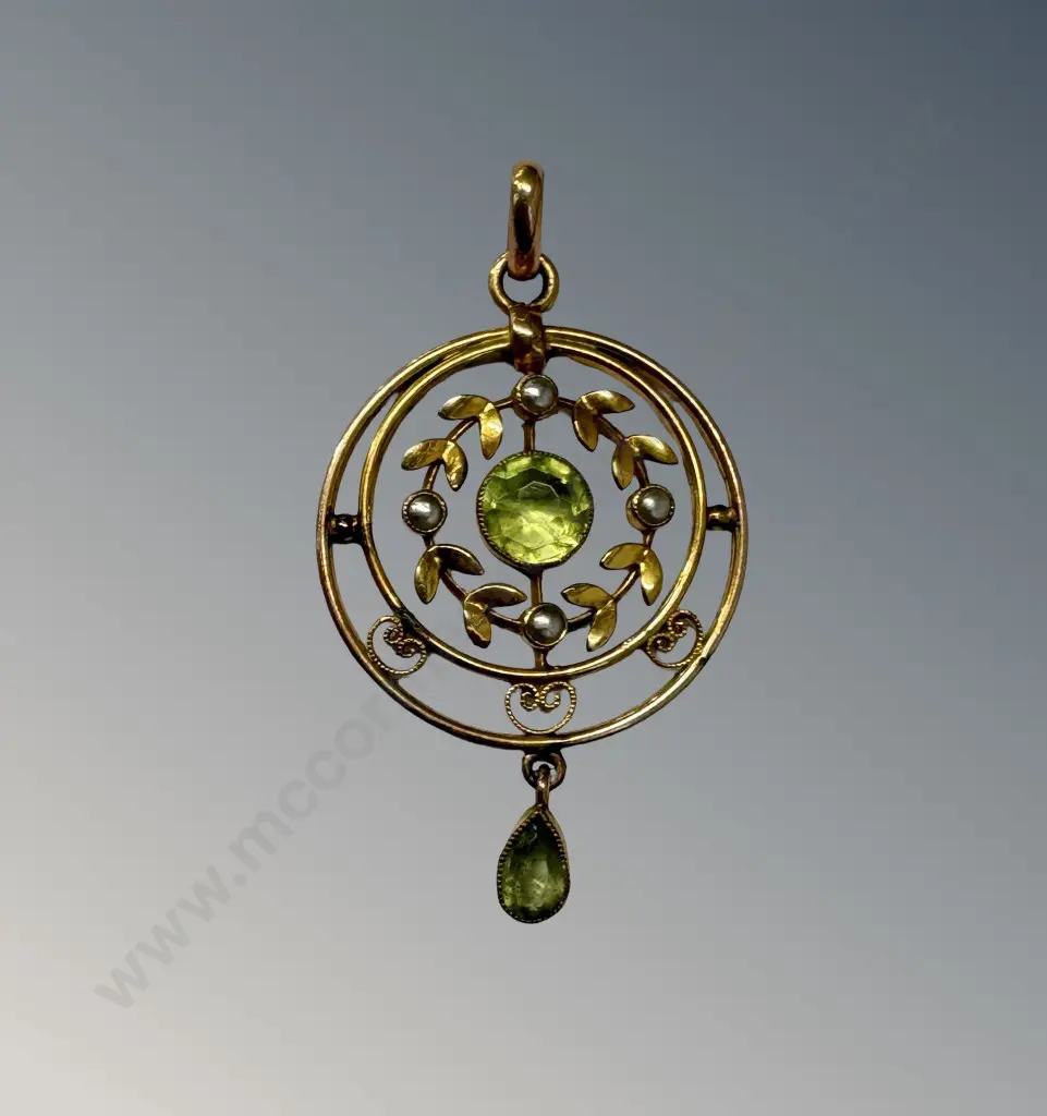 9ct Gold Peridot and Seed Pearl Pendant, TW2.71gms Image 1++