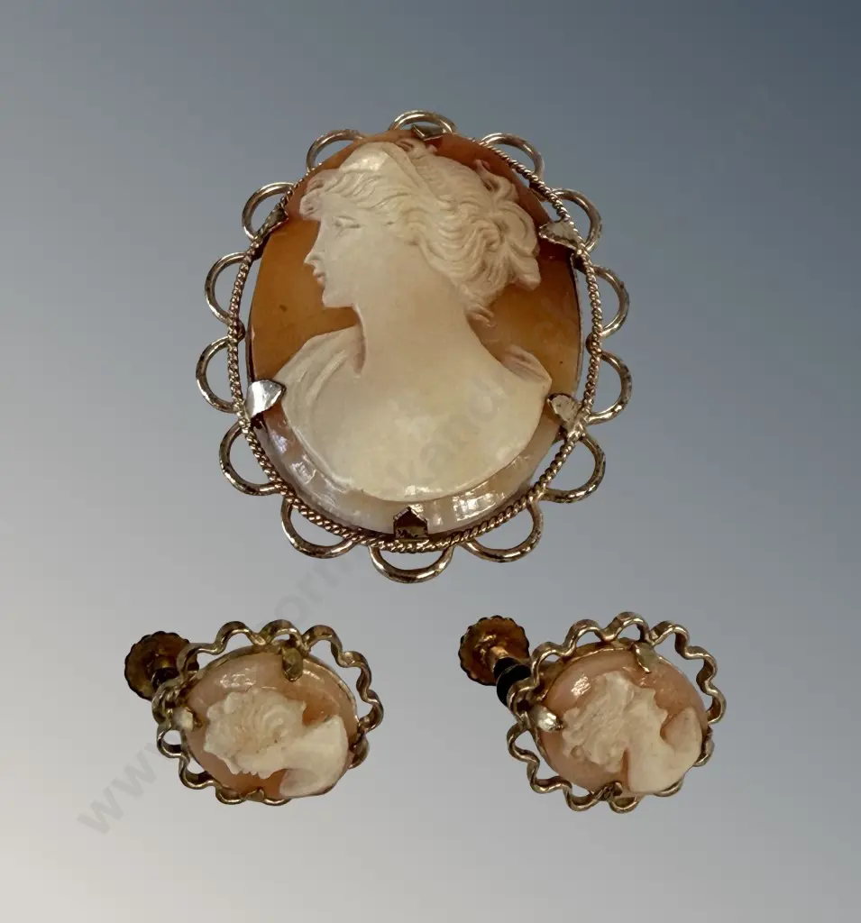 Rolled Gold Cameo with Matching Screw Back Earrings Image 1++