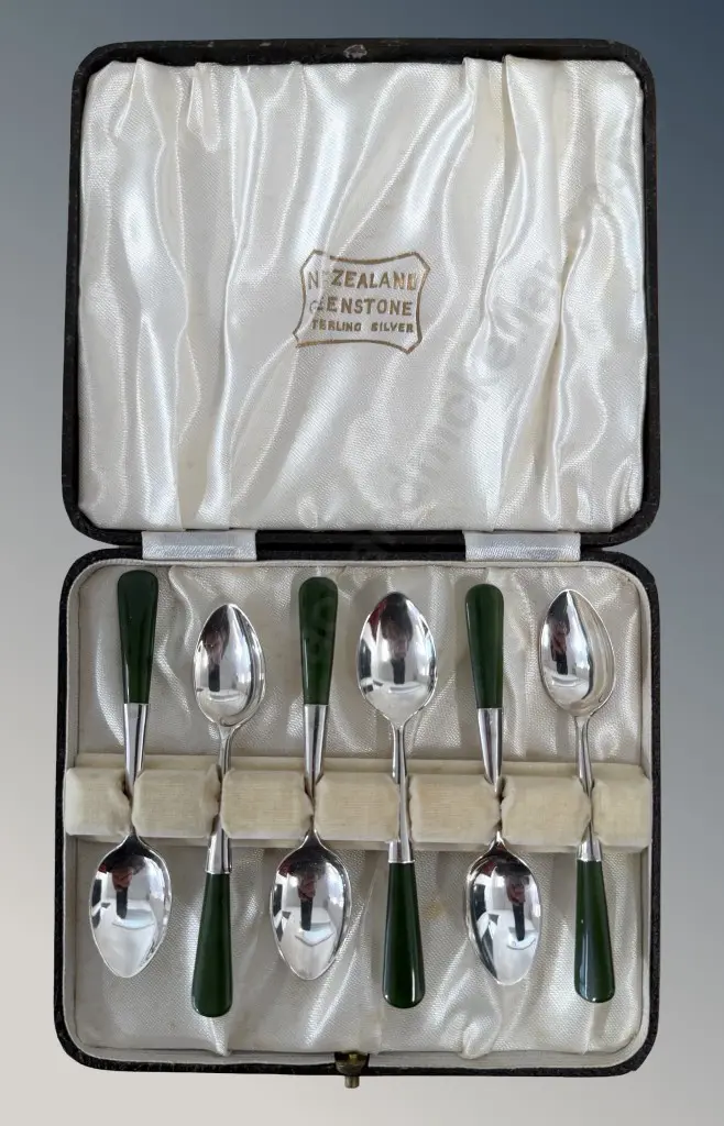 Cased set of 6 Sterling Silver and Greenstone Teaspoons, Image 1++