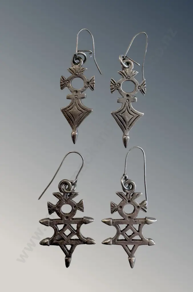Two Pair of .958 Silver Earrings, TW11.17gms Image 1++