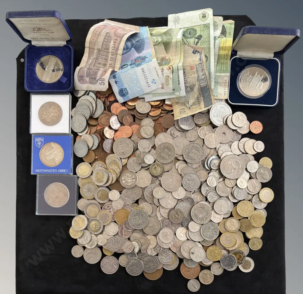 Assorted Pre-Decimal and Decimal Coins, Notes & Commemorative Coins - NZ, Australia, UK, USA etc Image 1++