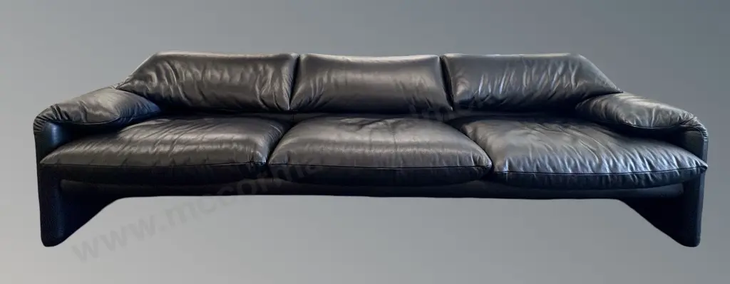 Black Leather Cassina Design Three Seater Sofa L269xD80cm Image 1++